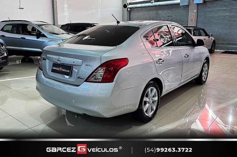 NISSAN VERSA 1.6 16V SL 2014/2014 GARCEZ VEÍCULOS BENTO GONÇALVES / Carros no Vale NISSAN VERSA 1.6 16V SL 2014/2014 GARCEZ VEÍCULOS BENTO GONÇALVES / Carros no Vale
