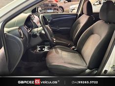NISSAN VERSA 1.6 16V SL 2014/2014 GARCEZ VEÍCULOS BENTO GONÇALVES / Carros no Vale