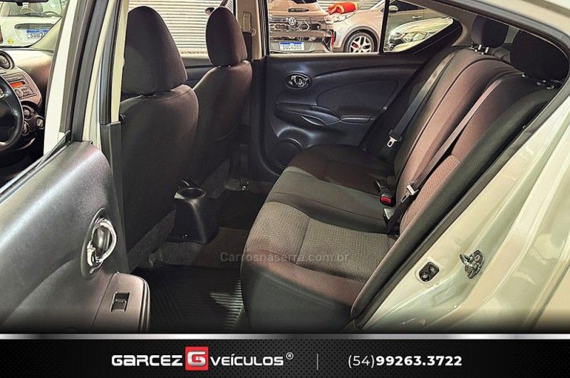 NISSAN VERSA 1.6 16V SL 2014/2014 GARCEZ VEÍCULOS BENTO GONÇALVES / Carros no Vale NISSAN VERSA 1.6 16V SL 2014/2014 GARCEZ VEÍCULOS BENTO GONÇALVES / Carros no Vale