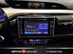 TOYOTA HILUX 2.8 SRV 4X4 CD 16V 2016/2017 GARCEZ VEÍCULOS BENTO GONÇALVES / Carros no Vale