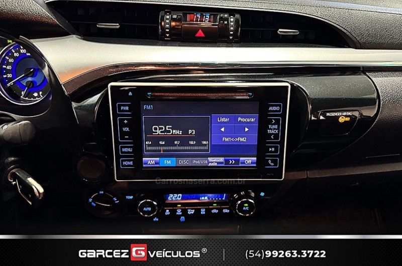 TOYOTA HILUX 2.8 SRV 4X4 CD 16V 2016/2017 GARCEZ VEÍCULOS BENTO GONÇALVES / Carros no Vale TOYOTA HILUX 2.8 SRV 4X4 CD 16V 2016/2017 GARCEZ VEÍCULOS BENTO GONÇALVES / Carros no Vale