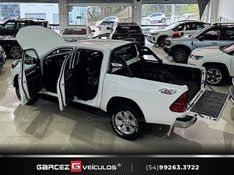 TOYOTA HILUX 2.8 SRV 4X4 CD 16V 2016/2017 GARCEZ VEÍCULOS BENTO GONÇALVES / Carros no Vale