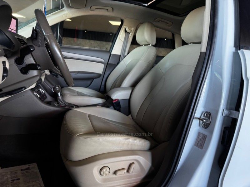 AUDI Q3 2.0 TFSI QUATTRO S TRONIC 2014/2014 GRIFFCAR MULTIMARCAS DOIS IRMÃOS / Carros no Vale
