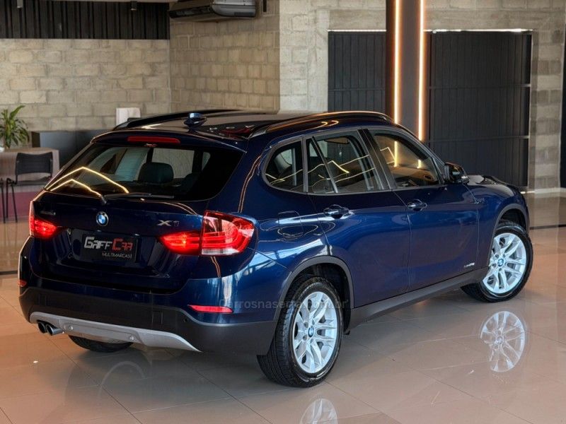 BMW X1 2.0 SDRIVE20I M SPORT ACTIVEFLEX 25 ANOS 16V TURBO 2015/2015 GRIFFCAR MULTIMARCAS DOIS IRMÃOS / Carros no Vale BMW X1 2.0 SDRIVE20I M SPORT ACTIVEFLEX 25 ANOS 16V TURBO 2015/2015 GRIFFCAR MULTIMARCAS DOIS IRMÃOS / Carros no Vale