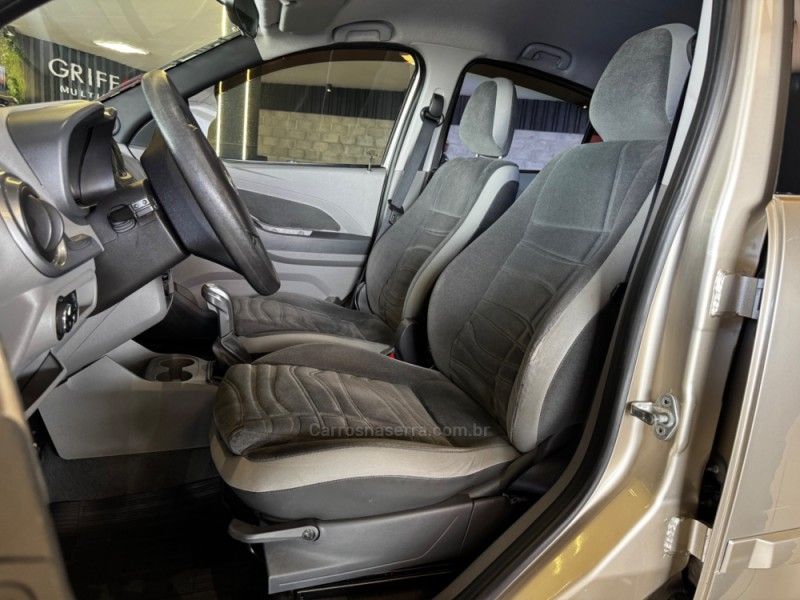 CHEVROLET AGILE 1.4 MPFI LTZ 8V 2013/2013 GRIFFCAR MULTIMARCAS DOIS IRMÃOS / Carros no Vale