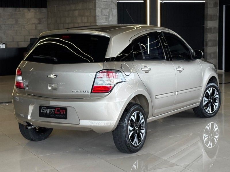 CHEVROLET AGILE 1.4 MPFI LTZ 8V 2013/2013 GRIFFCAR MULTIMARCAS DOIS IRMÃOS / Carros no Vale