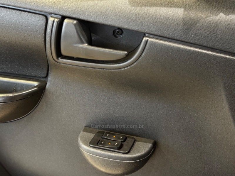 CHEVROLET CELTA 1.0 MPFI SPIRIT 8V 2011/2011 GRIFFCAR MULTIMARCAS DOIS IRMÃOS / Carros no Vale CHEVROLET CELTA 1.0 MPFI SPIRIT 8V 2011/2011 GRIFFCAR MULTIMARCAS DOIS IRMÃOS / Carros no Vale