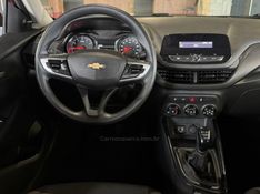 CHEVROLET ONIX 1.0 12V 2022/2023 GRIFFCAR MULTIMARCAS DOIS IRMÃOS / Carros no Vale