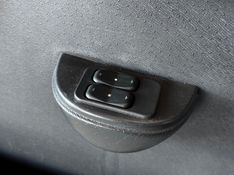 CHEVROLET PRISMA 1.4 MPFI MAXX 8V 2008/2009 GRIFFCAR MULTIMARCAS DOIS IRMÃOS / Carros no Vale