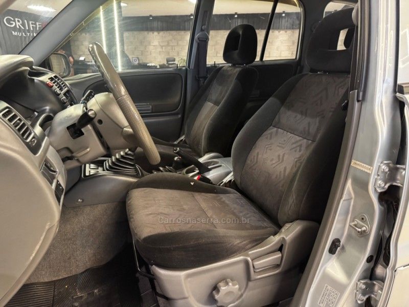 CHEVROLET TRACKER 2.0 4X4 16V 2008/2008 GRIFFCAR MULTIMARCAS DOIS IRMÃOS / Carros no Vale