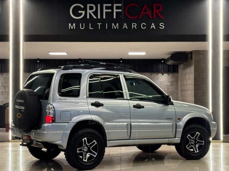 CHEVROLET TRACKER 2.0 4X4 16V 2008/2008 GRIFFCAR MULTIMARCAS DOIS IRMÃOS / Carros no Vale