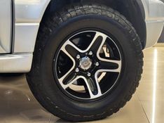 CHEVROLET TRACKER 2.0 4X4 16V 2008/2008 GRIFFCAR MULTIMARCAS DOIS IRMÃOS / Carros no Vale