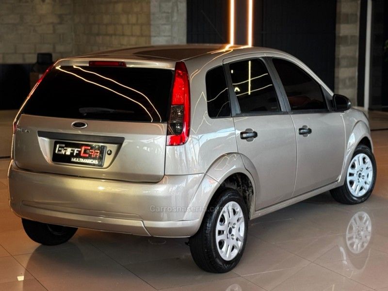 FORD FIESTA 1.0 MPI CLASS HATCH 8V 2011/2011 GRIFFCAR MULTIMARCAS DOIS IRMÃOS / Carros no Vale