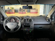 FORD FIESTA 1.0 MPI CLASS HATCH 8V 2011/2011 GRIFFCAR MULTIMARCAS DOIS IRMÃOS / Carros no Vale