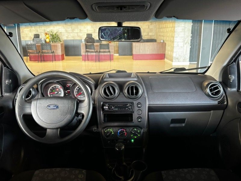 FORD FIESTA 1.0 MPI CLASS HATCH 8V 2011/2011 GRIFFCAR MULTIMARCAS DOIS IRMÃOS / Carros no Vale
