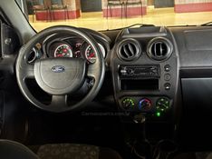 FORD FIESTA 1.0 MPI CLASS HATCH 8V 2011/2011 GRIFFCAR MULTIMARCAS DOIS IRMÃOS / Carros no Vale
