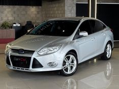 FORD FOCUS 2.0 16V 2014/2014 GRIFFCAR MULTIMARCAS DOIS IRMÃOS / Carros no Vale