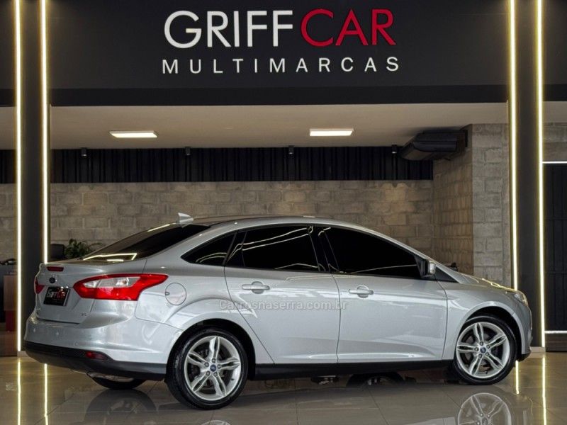 FORD FOCUS 2.0 16V 2014/2014 GRIFFCAR MULTIMARCAS DOIS IRMÃOS / Carros no Vale FORD FOCUS 2.0 16V 2014/2014 GRIFFCAR MULTIMARCAS DOIS IRMÃOS / Carros no Vale