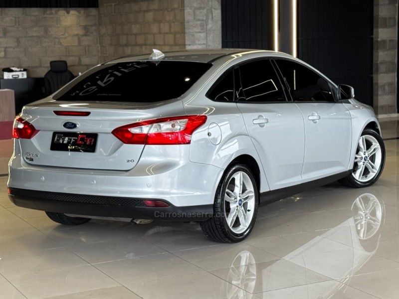 FORD FOCUS 2.0 16V 2014/2014 GRIFFCAR MULTIMARCAS DOIS IRMÃOS / Carros no Vale FORD FOCUS 2.0 16V 2014/2014 GRIFFCAR MULTIMARCAS DOIS IRMÃOS / Carros no Vale