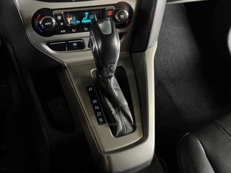 FORD FOCUS 2.0 16V 2014/2014 GRIFFCAR MULTIMARCAS DOIS IRMÃOS / Carros no Vale FORD FOCUS 2.0 16V 2014/2014 GRIFFCAR MULTIMARCAS DOIS IRMÃOS / Carros no Vale