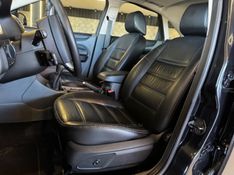 FORD FOCUS 2.0 GHIA 16V 2010/2011 GRIFFCAR MULTIMARCAS DOIS IRMÃOS / Carros no Vale