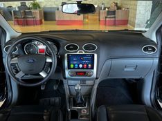 FORD FOCUS 2.0 GHIA 16V 2010/2011 GRIFFCAR MULTIMARCAS DOIS IRMÃOS / Carros no Vale