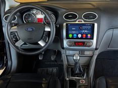 FORD FOCUS 2.0 GHIA 16V 2010/2011 GRIFFCAR MULTIMARCAS DOIS IRMÃOS / Carros no Vale