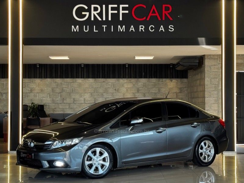 HONDA CIVIC 2.0 LXR 16V 2014/2014 GRIFFCAR MULTIMARCAS DOIS IRMÃOS / Carros no Vale