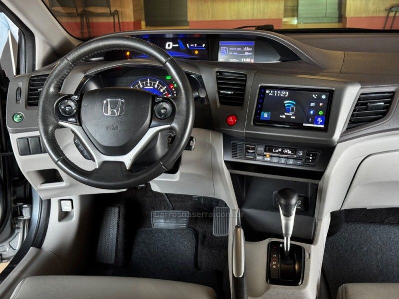 HONDA CIVIC 2.0 LXR 16V 2014/2014 GRIFFCAR MULTIMARCAS DOIS IRMÃOS / Carros no Vale