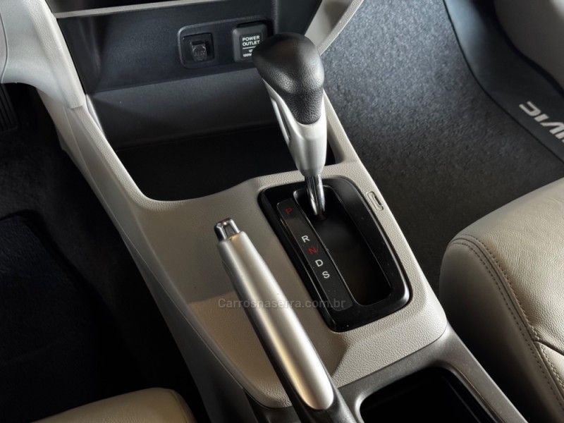 HONDA CIVIC 2.0 LXR 16V 2014/2014 GRIFFCAR MULTIMARCAS DOIS IRMÃOS / Carros no Vale