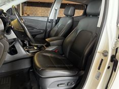 HYUNDAI SANTA FÉ 3.3 MPFI 4X4 V6 270CV 2015/2016 GRIFFCAR MULTIMARCAS DOIS IRMÃOS / Carros no Vale