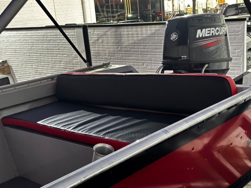 MERCURY LANCHA MOTOR BOAT 2022/2022 GRIFFCAR MULTIMARCAS DOIS IRMÃOS / Carros no Vale
