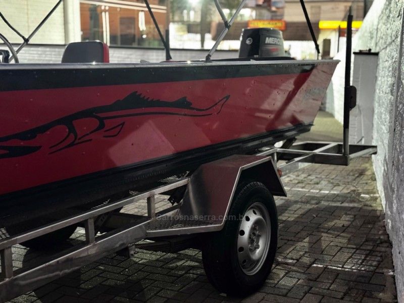 MERCURY LANCHA MOTOR BOAT 2022/2022 GRIFFCAR MULTIMARCAS DOIS IRMÃOS / Carros no Vale