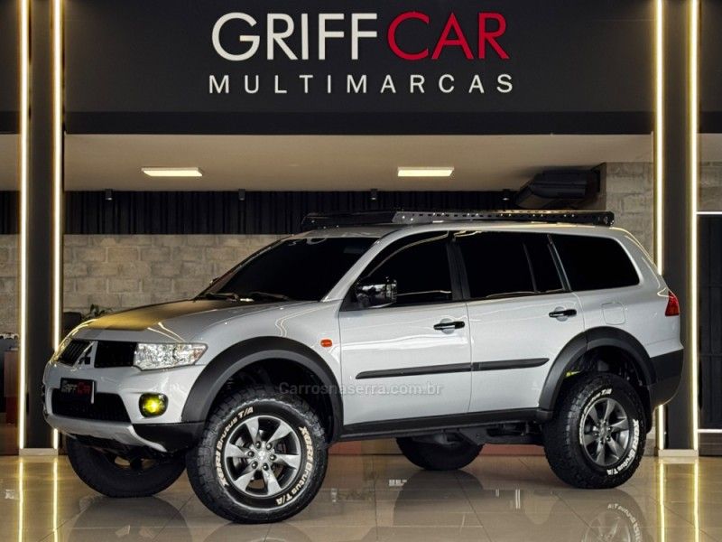 MITSUBISHI PAJERO DAKAR 3.2 4X4 16V TURBO INTERCOOLER 2012/2013 GRIFFCAR MULTIMARCAS DOIS IRMÃOS / Carros no Vale MITSUBISHI PAJERO DAKAR 3.2 4X4 16V TURBO INTERCOOLER 2012/2013 GRIFFCAR MULTIMARCAS DOIS IRMÃOS / Carros no Vale