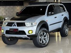 MITSUBISHI PAJERO DAKAR 3.2 4X4 16V TURBO INTERCOOLER 2012/2013 GRIFFCAR MULTIMARCAS DOIS IRMÃOS / Carros no Vale