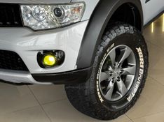 MITSUBISHI PAJERO DAKAR 3.2 4X4 16V TURBO INTERCOOLER 2012/2013 GRIFFCAR MULTIMARCAS DOIS IRMÃOS / Carros no Vale