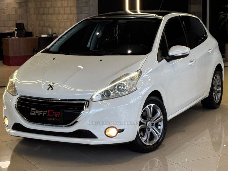 PEUGEOT 208 1.6 GRIFFE 16V 2013/2014 GRIFFCAR MULTIMARCAS DOIS IRMÃOS / Carros no Vale PEUGEOT 208 1.6 GRIFFE 16V 2013/2014 GRIFFCAR MULTIMARCAS DOIS IRMÃOS / Carros no Vale