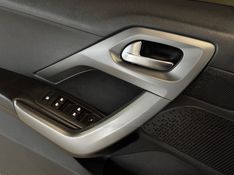 PEUGEOT 208 1.6 GRIFFE 16V 2013/2014 GRIFFCAR MULTIMARCAS DOIS IRMÃOS / Carros no Vale
