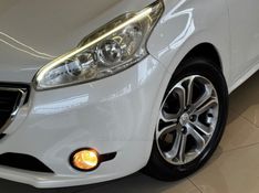 PEUGEOT 208 1.6 GRIFFE 16V 2013/2014 GRIFFCAR MULTIMARCAS DOIS IRMÃOS / Carros no Vale