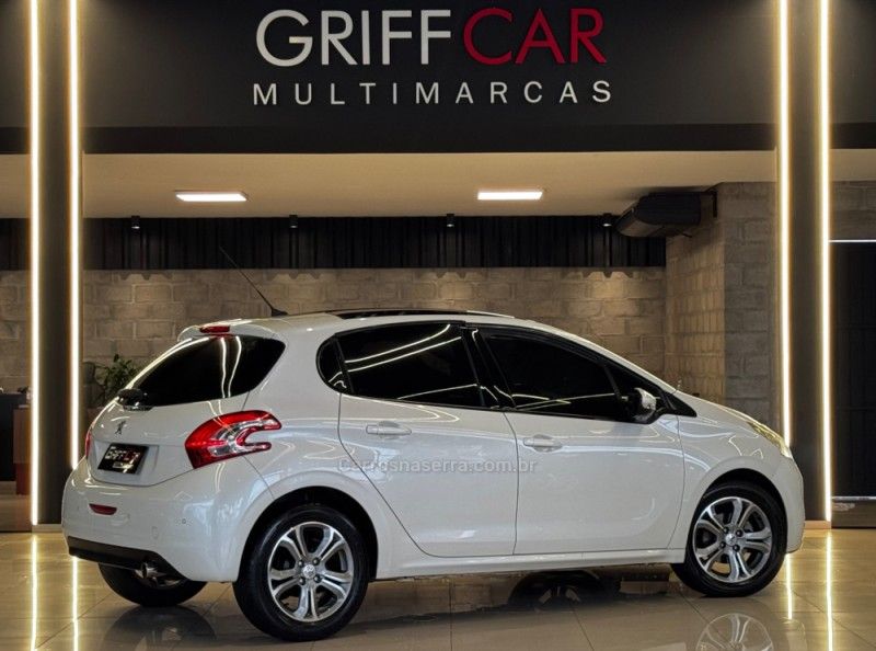 PEUGEOT 208 1.6 GRIFFE 16V 2013/2014 GRIFFCAR MULTIMARCAS DOIS IRMÃOS / Carros no Vale PEUGEOT 208 1.6 GRIFFE 16V 2013/2014 GRIFFCAR MULTIMARCAS DOIS IRMÃOS / Carros no Vale