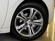 PEUGEOT 208 1.6 GRIFFE 16V 2013/2014 GRIFFCAR MULTIMARCAS DOIS IRMÃOS / Carros no Vale