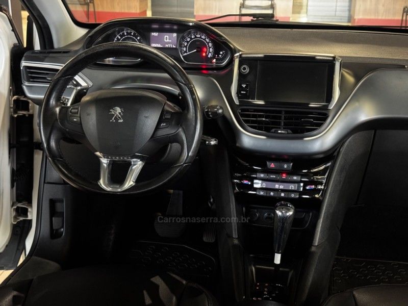 PEUGEOT 208 1.6 GRIFFE 16V 2013/2014 GRIFFCAR MULTIMARCAS DOIS IRMÃOS / Carros no Vale PEUGEOT 208 1.6 GRIFFE 16V 2013/2014 GRIFFCAR MULTIMARCAS DOIS IRMÃOS / Carros no Vale