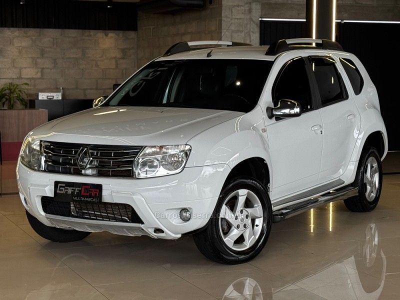 RENAULT DUSTER 2.0 DYNAMIQUE 4X2 16V 2013/2014 GRIFFCAR MULTIMARCAS DOIS IRMÃOS / Carros no Vale
