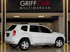 RENAULT DUSTER 2.0 DYNAMIQUE 4X2 16V 2013/2014 GRIFFCAR MULTIMARCAS DOIS IRMÃOS / Carros no Vale