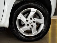 RENAULT DUSTER 2.0 DYNAMIQUE 4X2 16V 2013/2014 GRIFFCAR MULTIMARCAS DOIS IRMÃOS / Carros no Vale