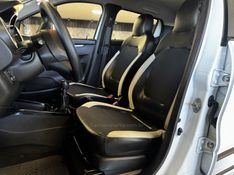 RENAULT KWID 1.0 12V SCE INTENSE 2018/2018 GRIFFCAR MULTIMARCAS DOIS IRMÃOS / Carros no Vale