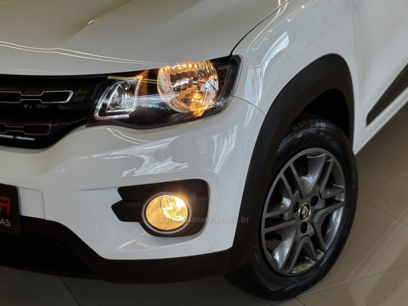 RENAULT KWID 1.0 12V SCE INTENSE 2018/2018 GRIFFCAR MULTIMARCAS DOIS IRMÃOS / Carros no Vale RENAULT KWID 1.0 12V SCE INTENSE 2018/2018 GRIFFCAR MULTIMARCAS DOIS IRMÃOS / Carros no Vale