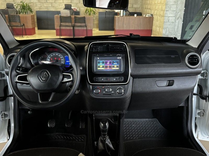 RENAULT KWID 1.0 12V SCE INTENSE 2018/2018 GRIFFCAR MULTIMARCAS DOIS IRMÃOS / Carros no Vale RENAULT KWID 1.0 12V SCE INTENSE 2018/2018 GRIFFCAR MULTIMARCAS DOIS IRMÃOS / Carros no Vale