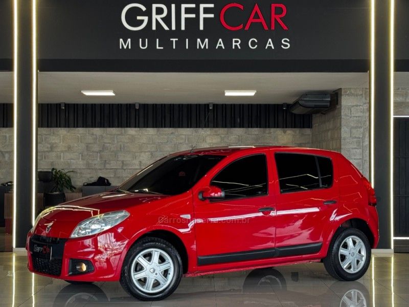 RENAULT SANDERO 1.6 EXPRESSION 8V 2013/2013 GRIFFCAR MULTIMARCAS DOIS IRMÃOS / Carros no Vale RENAULT SANDERO 1.6 EXPRESSION 8V 2013/2013 GRIFFCAR MULTIMARCAS DOIS IRMÃOS / Carros no Vale