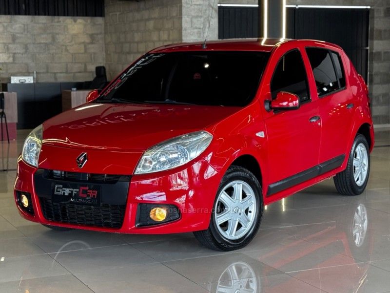 RENAULT SANDERO 1.6 EXPRESSION 8V 2013/2013 GRIFFCAR MULTIMARCAS DOIS IRMÃOS / Carros no Vale RENAULT SANDERO 1.6 EXPRESSION 8V 2013/2013 GRIFFCAR MULTIMARCAS DOIS IRMÃOS / Carros no Vale